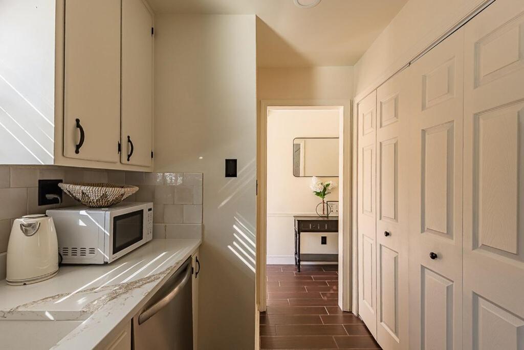 Elegant Townhome Retreat With King Bed Near I-10, Capitol, Fsu & Famu Tallahassee Exterior photo