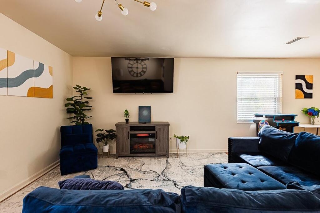 Cozy Townhome Retreat With King Bed Near I-10, Capitol, Fsu & Famu Tallahassee Exterior photo