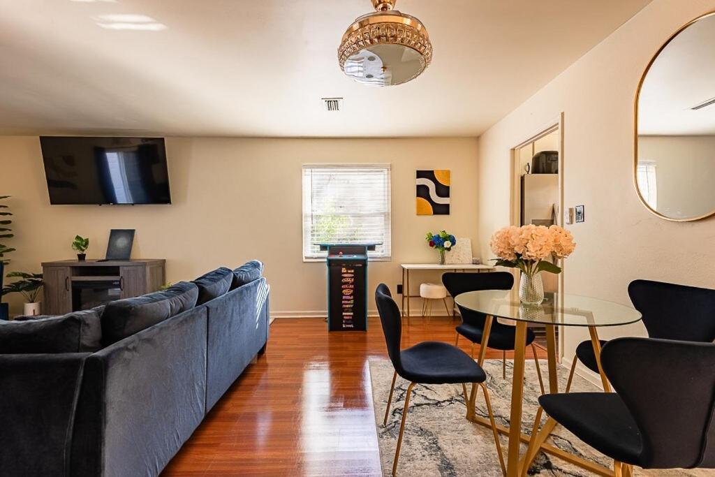 Cozy Townhome Retreat With King Bed Near I-10, Capitol, Fsu & Famu Tallahassee Exterior photo